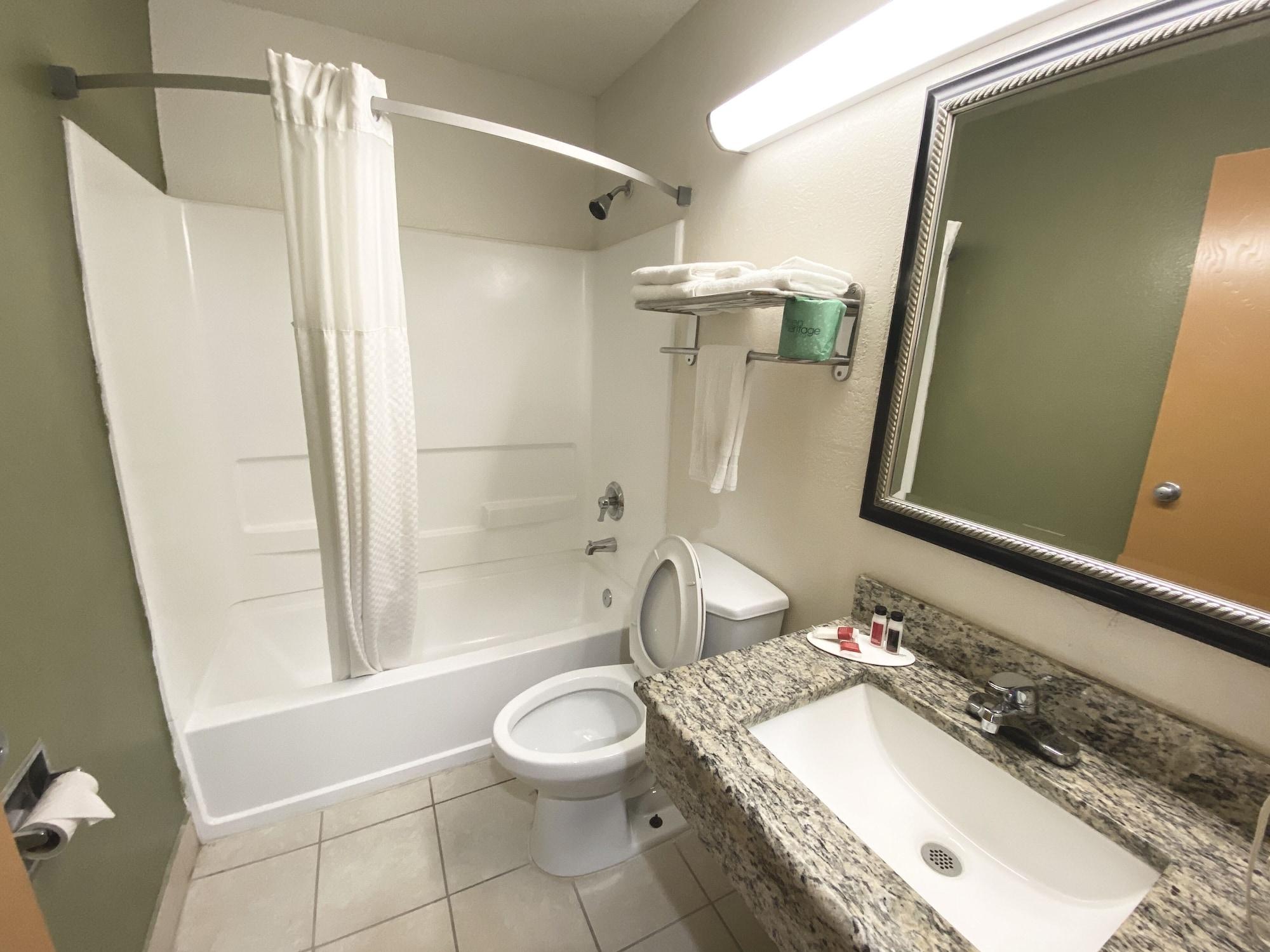 Super 8 By Wyndham Newport News/jefferson Ave. 2* Newport News