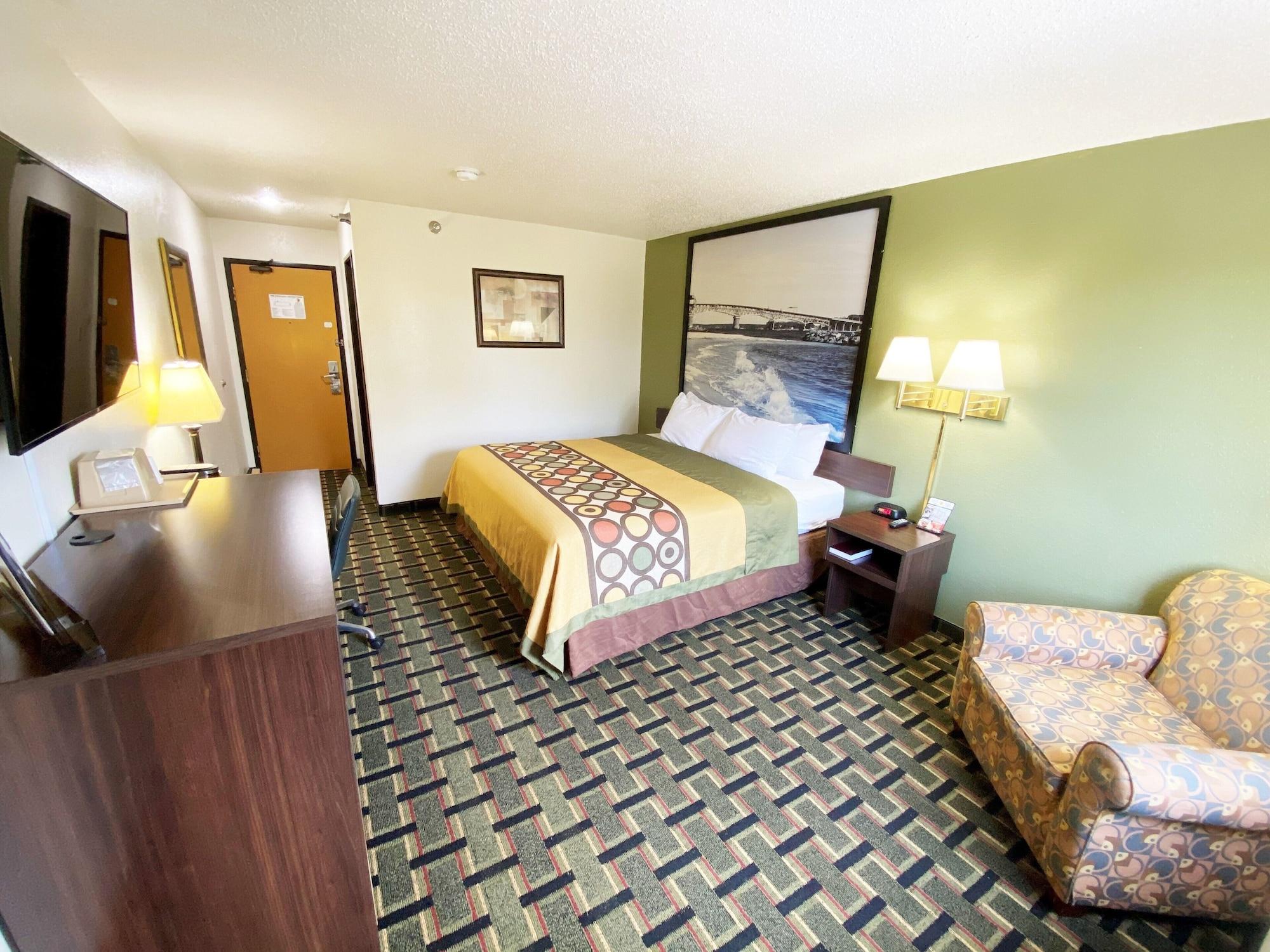 Super 8 By Wyndham Newport News/jefferson Ave. Hotel