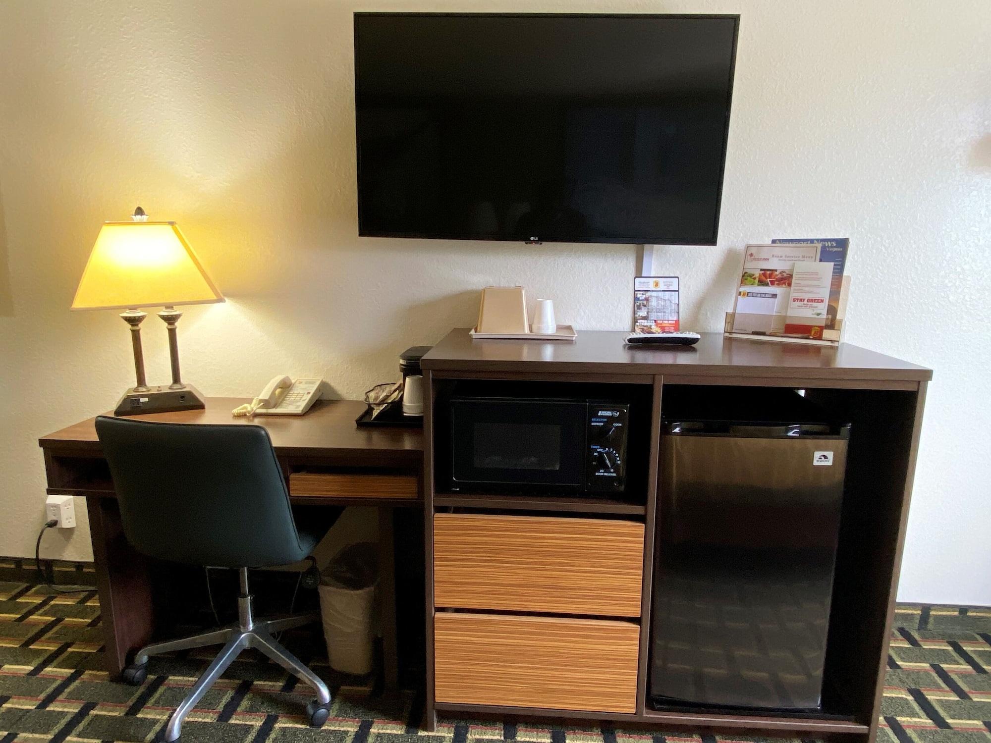 Super 8 By Wyndham Newport News/jefferson Ave. Hotel