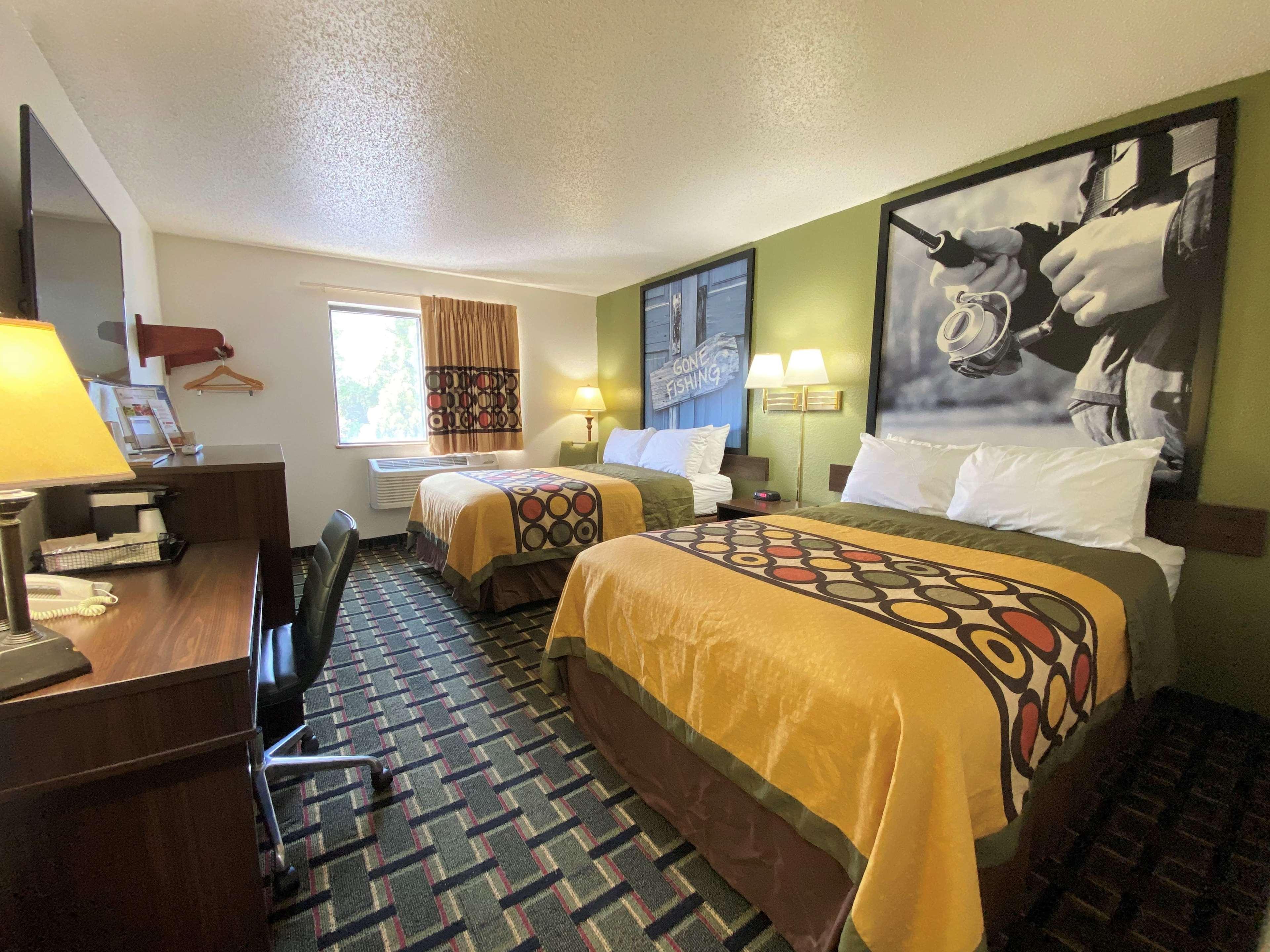 Super 8 By Wyndham Newport News/jefferson Ave. Hotel