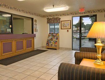 Super 8 By Wyndham Newport News/jefferson Ave. Hotel 2*